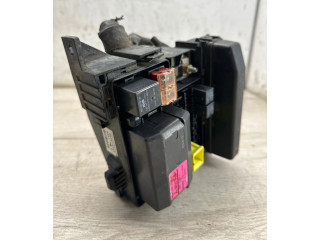 Блок предохранителей MR587816, 404070344 Mitsubishi Grandis