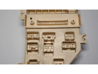 Pojistková skříňka Chrysler 300M 2001