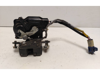 Замок багажника     Toyota Corolla Verso AR10 2004 - 2009 года