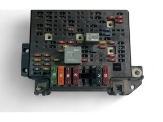 Pojistková skříňka 15328842 Nissan Quest 1998