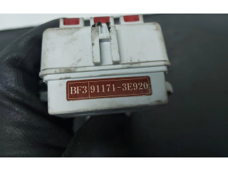 Блок предохранителей 911713E920   KIA Sorento    