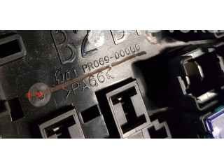 Блок предохранителей PR06900000, PR06401000 Mitsubishi L200