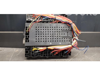 Блок предохранителей  9162316   Volvo S80    