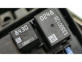 Блок предохранителей 13255300, 529050199 Chevrolet Orlando