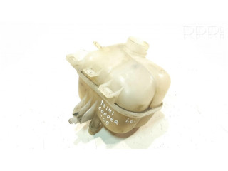 Расширительный бачок охлаждающей жидкости    