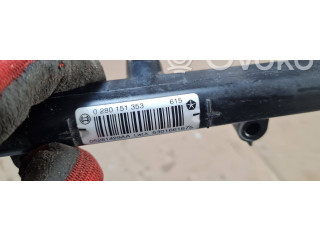 Vstřikovací lišta 05281429AA Chrysler Pacifica 36RUAE