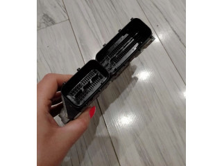 Блок управления двигателем Блок управления 735498657 Opel Combo D