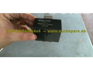 Блок предохранителей MB302373 Mitsubishi Montero