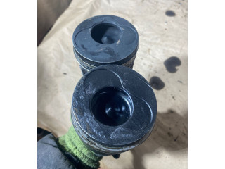 Píst V400, 038J   Volkswagen Transporter - Caravelle T5    AXD 