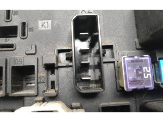 Pojistková skříňka 13220831, 13171831 Opel Zafira B 2006