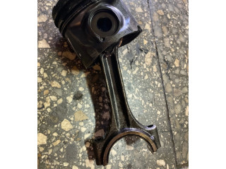 Поршень с шатуном 81L79 Volvo V70