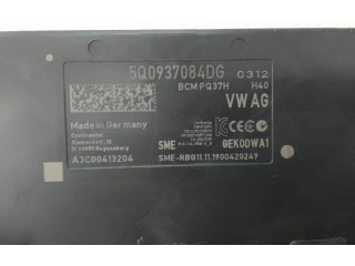 Блок комфорта 5Q0937084DG Audi Q3 F3