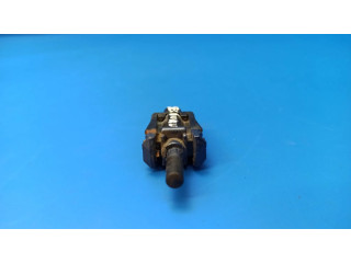 Передний датчик открытия / закрытия двери (крыло)