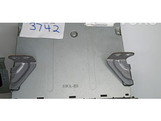 Радио/ проигрыватель CD/DVD / навигация