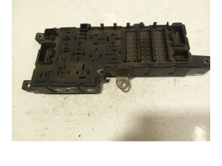 Блок предохранителей 8678449, 518826003   Volvo XC90    