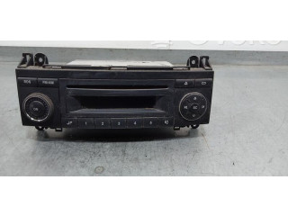 Pojistková skříňka Радио/ проигрыватель / навигация 1699002900001 Mercedes-Benz B W245 2005