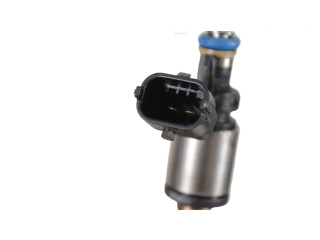 Vstřikovač 353102B130   Hyundai i30    G4FC 