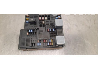 Pojistková skříňka 32322427 Volvo V60 2021