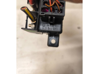 Блок предохранителей  8L0941822, 896081000   Skoda Octavia Mk1 (1U)    