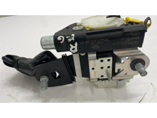 Задний ремень безопасности