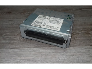 Радио/ проигрыватель CD/DVD / навигация