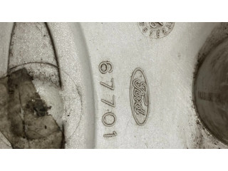 Заводская крышка (крышки) от центрального отверстия колеса