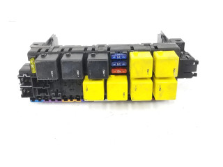 Pojistková skříňka A2305450201 Mercedes-Benz SLK AMG R172 2001