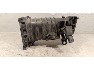 Vstřikovací lišta 06E130089AF   Audi Q7 4M     