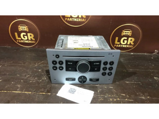 Радио/ проигрыватель CD/DVD / навигация