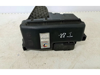 Блок предохранителей 30797010 Volvo S60