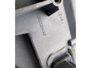 Блок предохранителей 04692087AB, L0023294AB   Jeep Grand Cherokee (WK)    