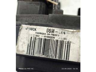 Блок предохранителей S118983004Q Citroen C4 I