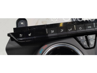 Блок управления климат-контролем 84202649, 000235226   Chevrolet Camaro