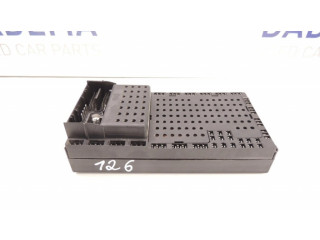 Блок предохранителей 8688153, 8645729 Volvo S80