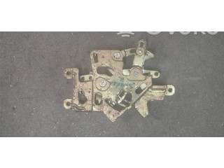 Zámek zadních dveří    Nissan Serena 1993