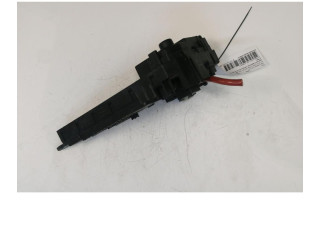 Pojistková skříňka BMW 5 E60 E61 2001