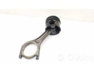 Píst H268X Citroen C6 pro naftový motor 2.7