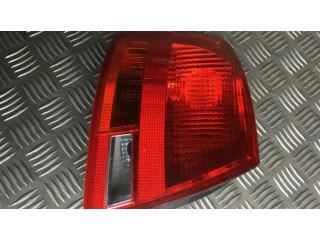 Задний фонарь в кузове