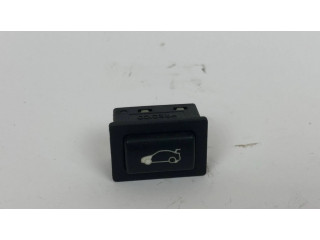 Выключатель открытия задней двери