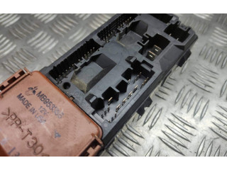 Блок предохранителей MR318828 Mitsubishi Carisma