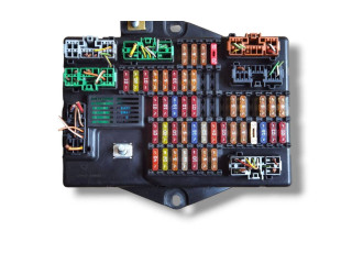 Блок предохранителей 2W93-14A073-CE Jaguar XJ X350