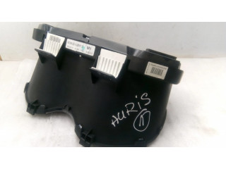 Přístrojová deska Toyota Auris 150 2007 8380002M12