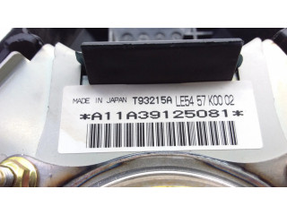 Подушка безопасности водителя T93215A, LE5457K0002 Mazda MPV