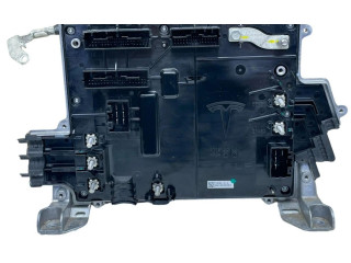 Блок управления 111818272H, 111818000C Tesla Model 3