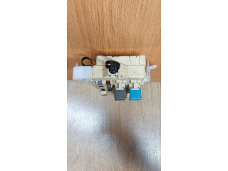 Блок предохранителей  892210F010, 2191822183   Toyota Corolla Verso E121    