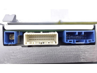 Радио/ проигрыватель CD/DVD / навигация