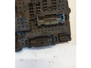 Блок предохранителей 30728512 Volvo S60