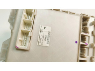 Pojistková skříňka 8D011572, 8273042011 Toyota RAV 4 (XA30) 2008