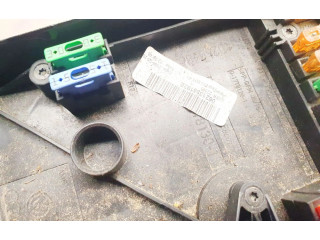 Блок предохранителей  017181281, 0621395192e   Skoda Octavia Mk2 (1Z)    