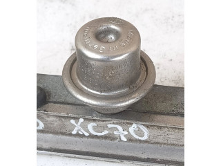 Топливная рампа 9202710   Volvo XC70  